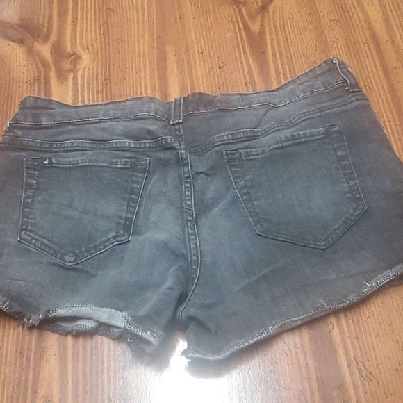 Juniors black shorts with skull and design on left - Picture 5 of 5